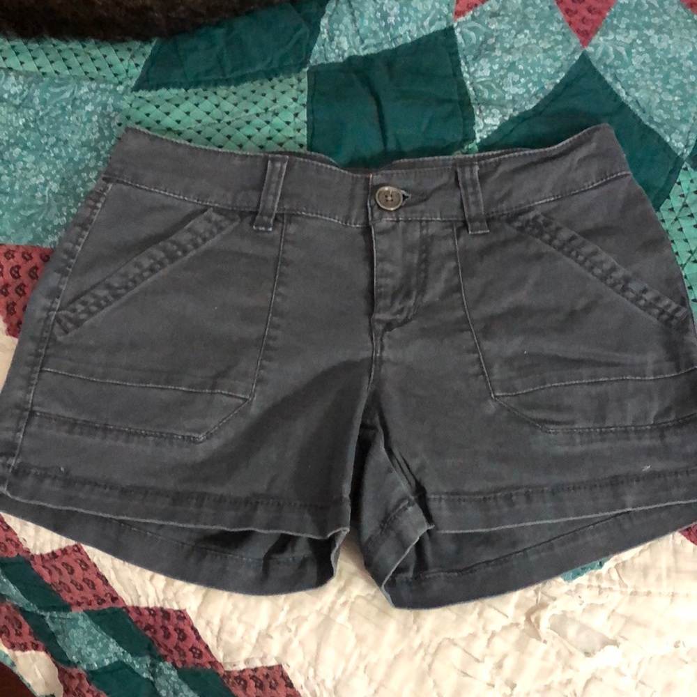 Union Bay Hip Hugging Shorts Size 5 Dark Grey